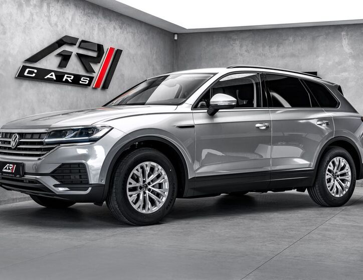 Volkswagen Touareg 1