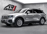 Volkswagen Touareg 1