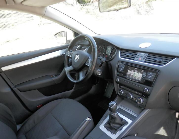 Škoda Octavia 14