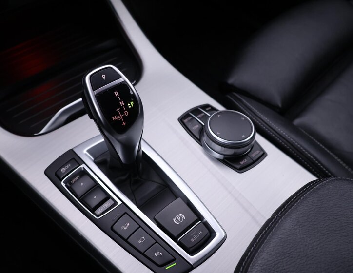 BMW X3 Kombi 3,0 l 190 kw