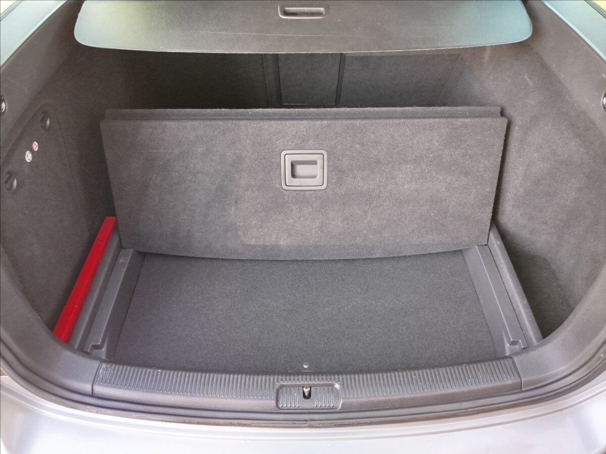 Volkswagen Golf Kombi 2,0 l 103 kw