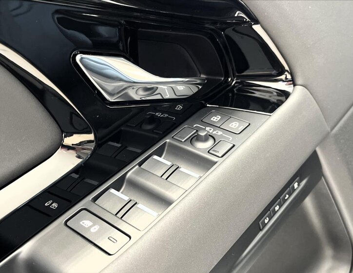 Land Rover Range Rover Evoque SUV / Terénní 1,5 l 198 kw