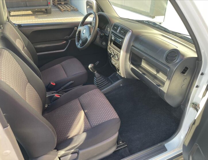 Suzuki Jimny 6