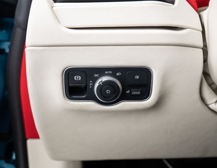 Aston Martin Ostatní Kabriolet 4,0 l 500 kw