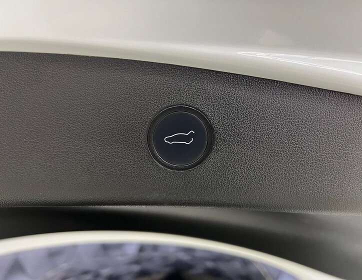 Tesla Model 3 Sedan / Limuzína 0,0 239 kw