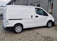 Nissan NV200 11