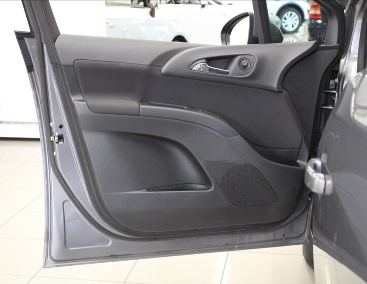 Opel Meriva MPV 1,4 l 88 kw