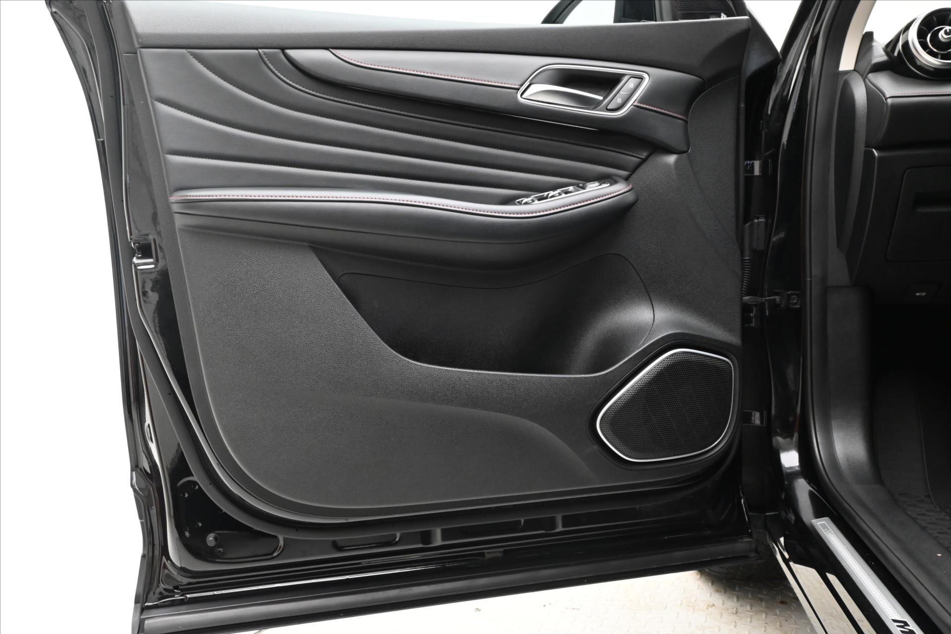 MG EHS SUV 1,5 l 119 kw