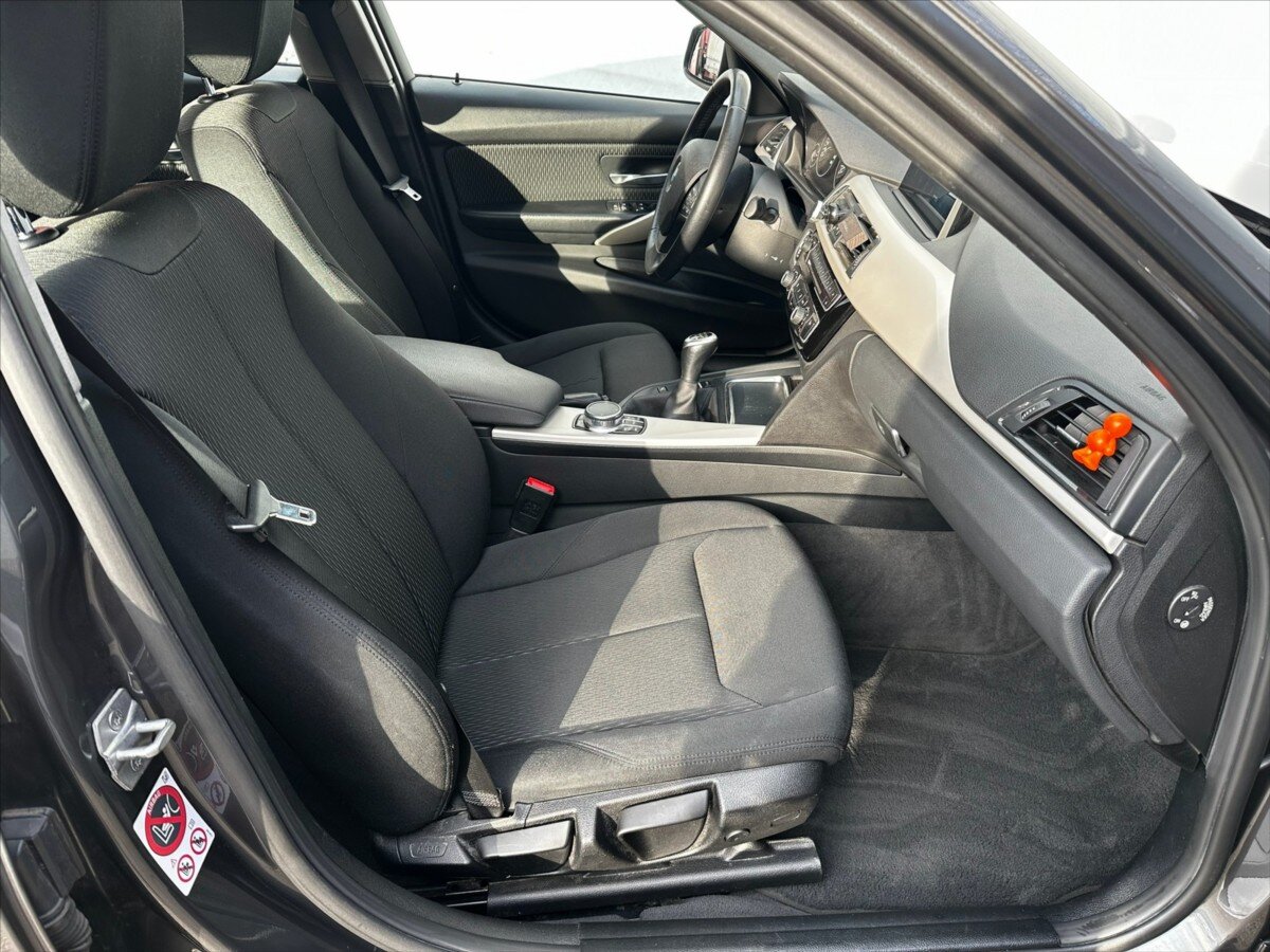 BMW Řada 3 Kombi 2,0 l 120 kw