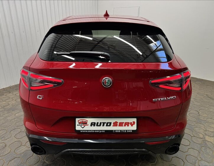 Alfa Romeo Stelvio SUV / Terénní 2,1 l 154 kw