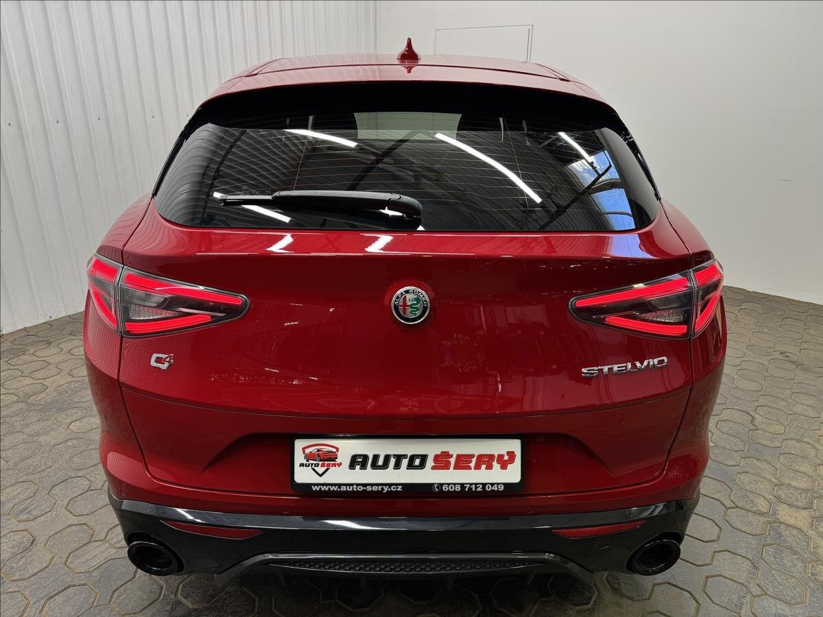 Alfa Romeo Stelvio SUV / Terénní 2,1 l 154 kw