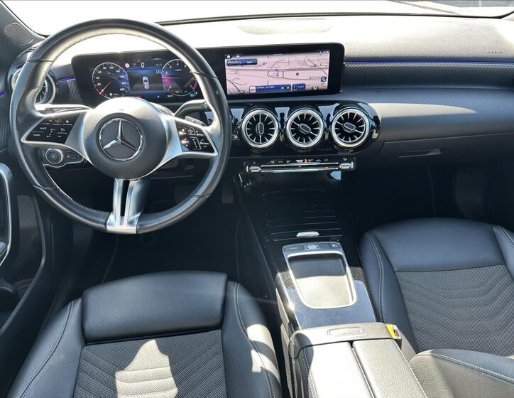 Mercedes-Benz Třídy A Hatchback 1,3 l 120 kw