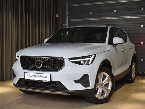 Volvo XC40 SUV / Terénní 2,0 l 120 kw