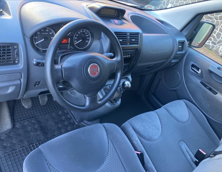 Fiat Scudo Kombi 2,0 l 94 kw