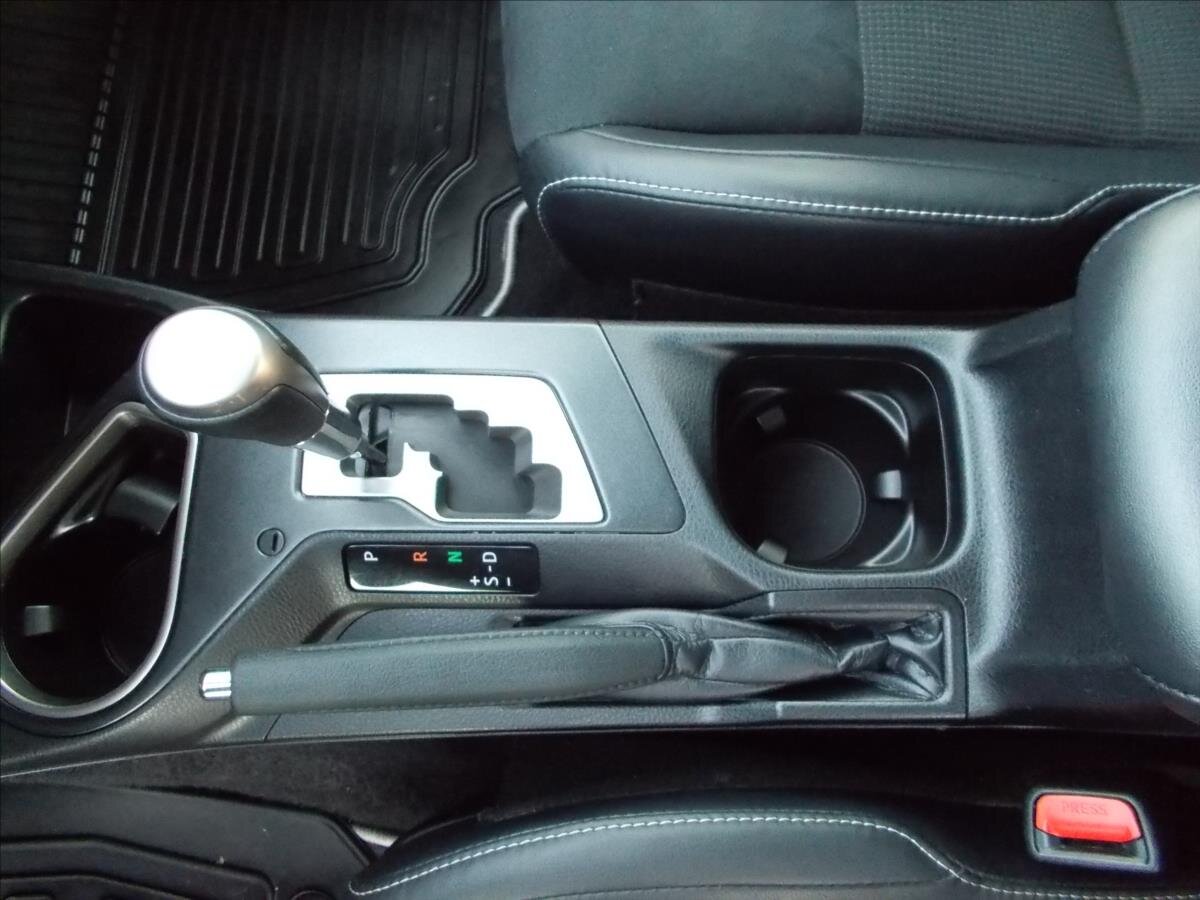 Toyota RAV4 SUV 2,5 l 114 kw