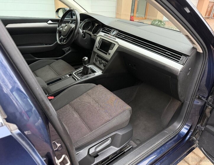 Volkswagen Passat Kombi 1,6 l 88 kw