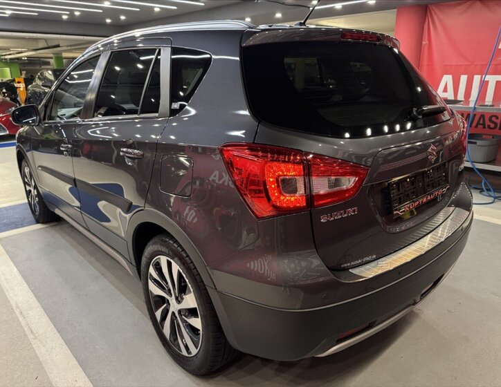 Suzuki SX4 S-Cross 4