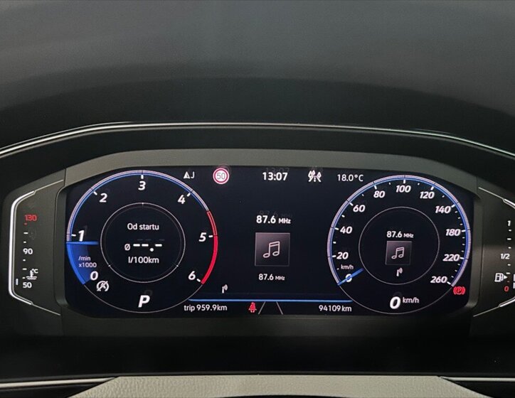 Volkswagen Passat 25