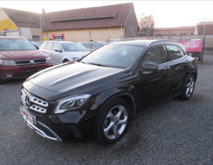 Mercedes-Benz GLA SUV / Terénní 1,6 l 115 kw
