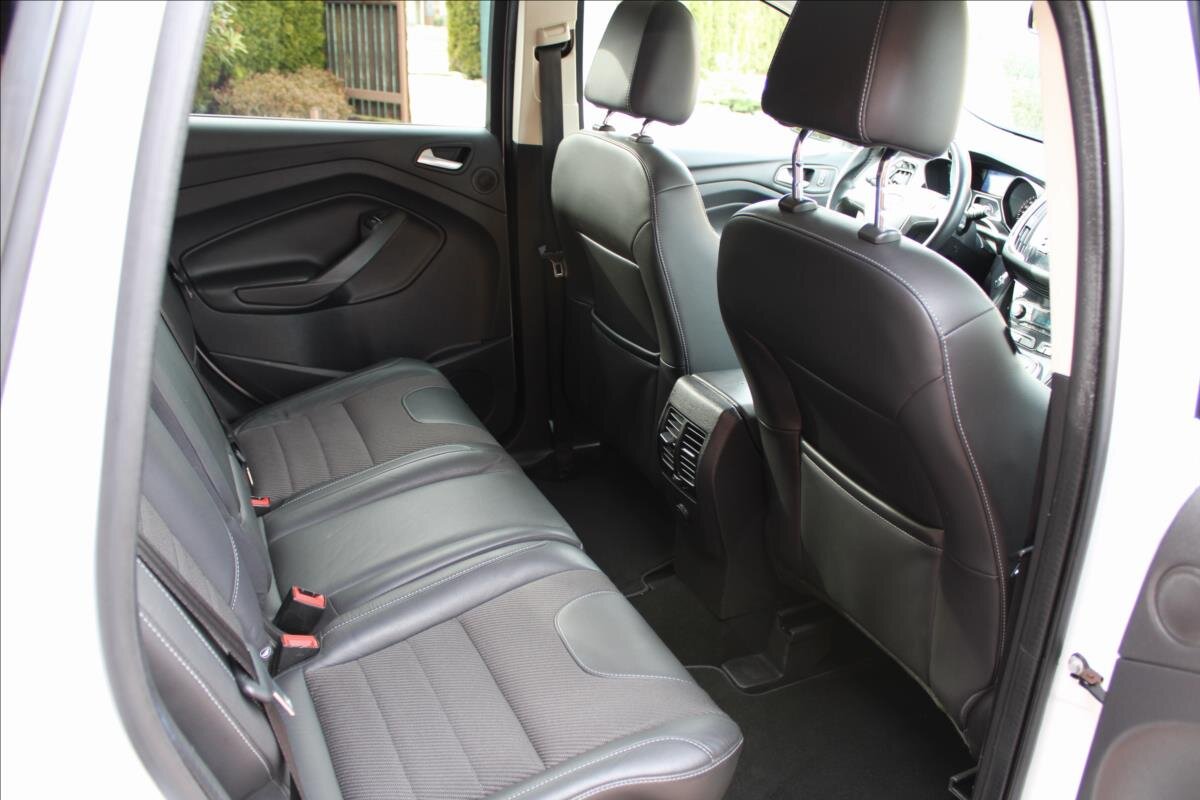 Ford Kuga SUV 1,5 l 110 kw