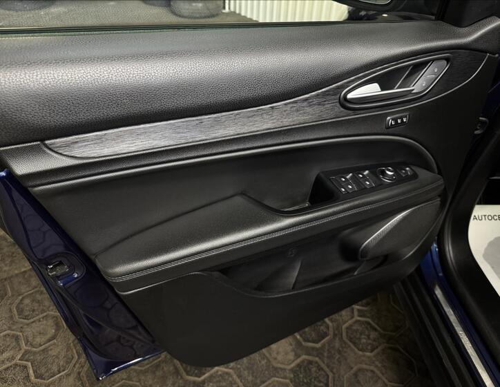 Alfa Romeo Stelvio 14