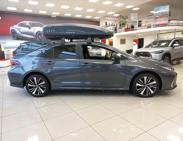 Toyota Corolla Sedan / Limuzína 1,8 l 72 kw