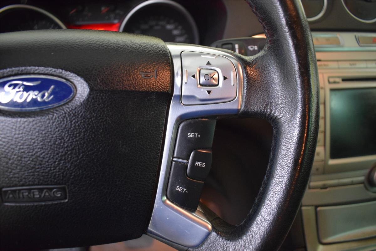 Ford S-MAX MPV 2,5 l 162 kw