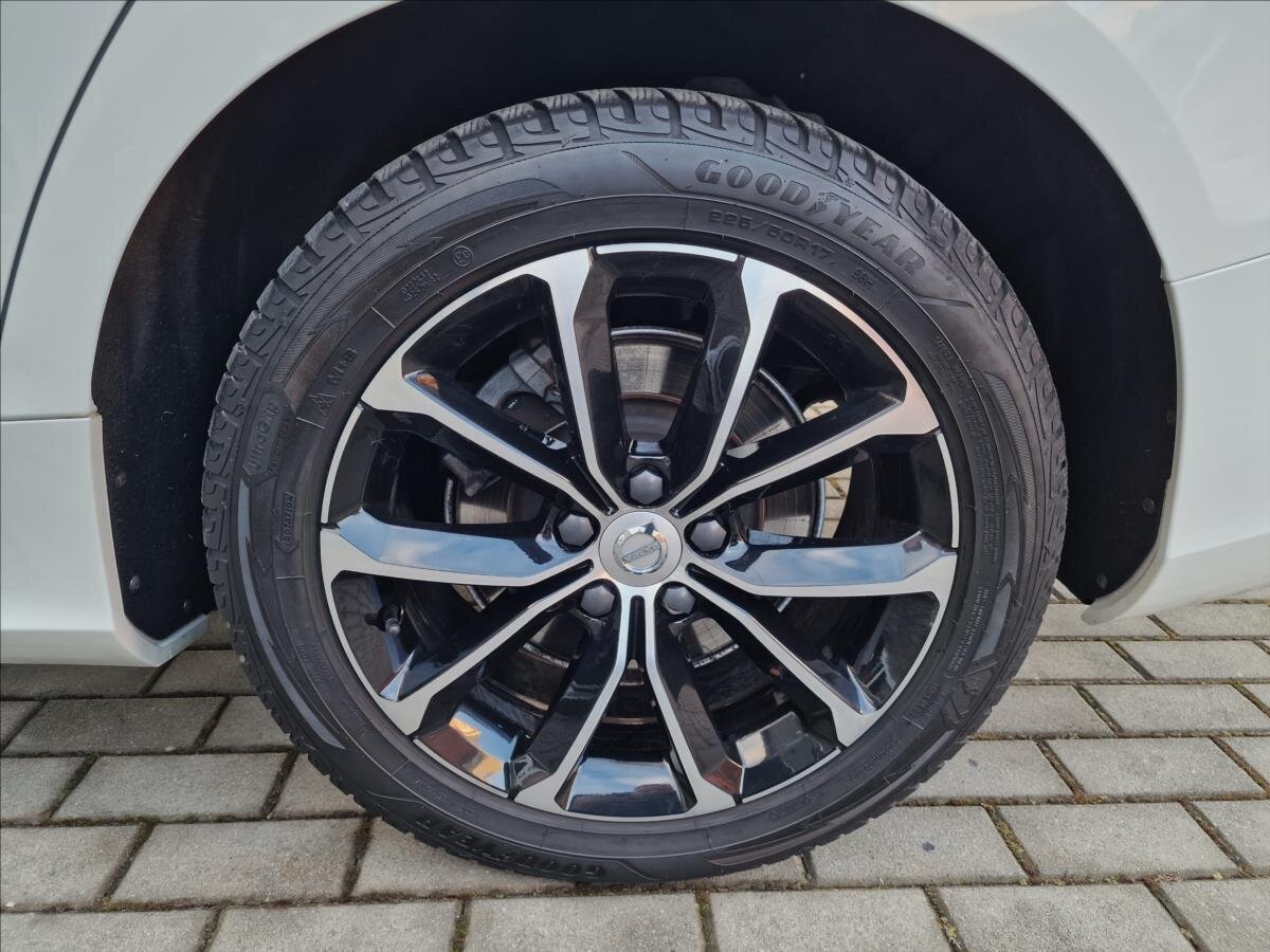 Volvo V60 Kombi 2,0 l 145 kw