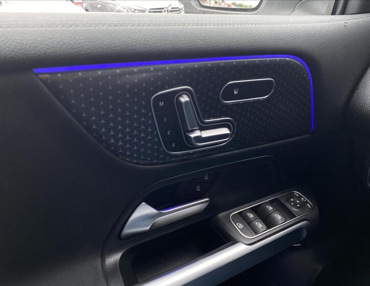 Mercedes-Benz EQB 18