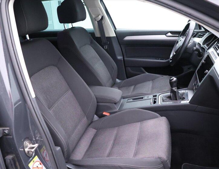 Volkswagen Passat Kombi 2,0 l 110 kw