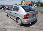 Opel Astra 10