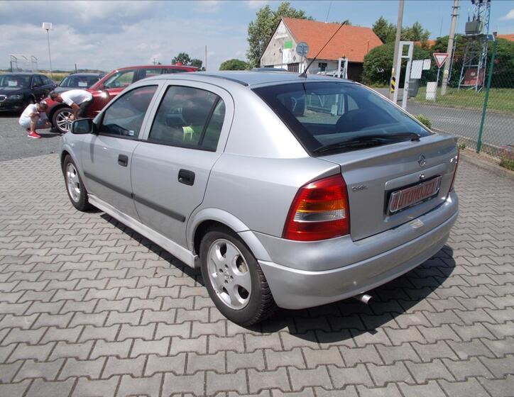 Opel Astra 10