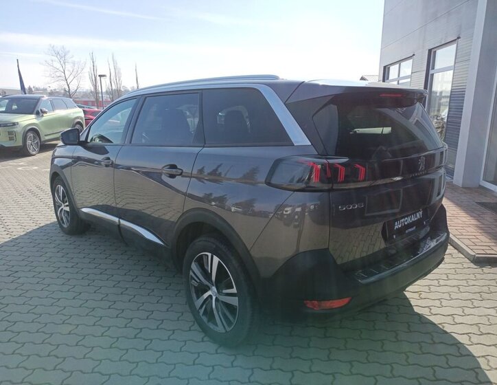 Peugeot 5008 SUV / Terénní 1,5 l 96 kw