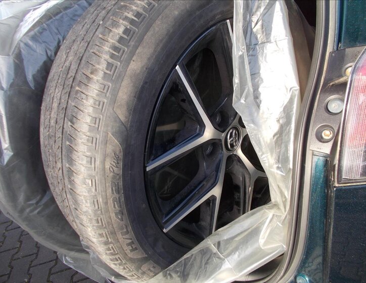 Toyota RAV4 SUV 2,5 l 114 kw