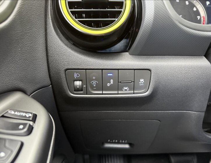 Hyundai Kona SUV / Terénní 1,6 l 130 kw