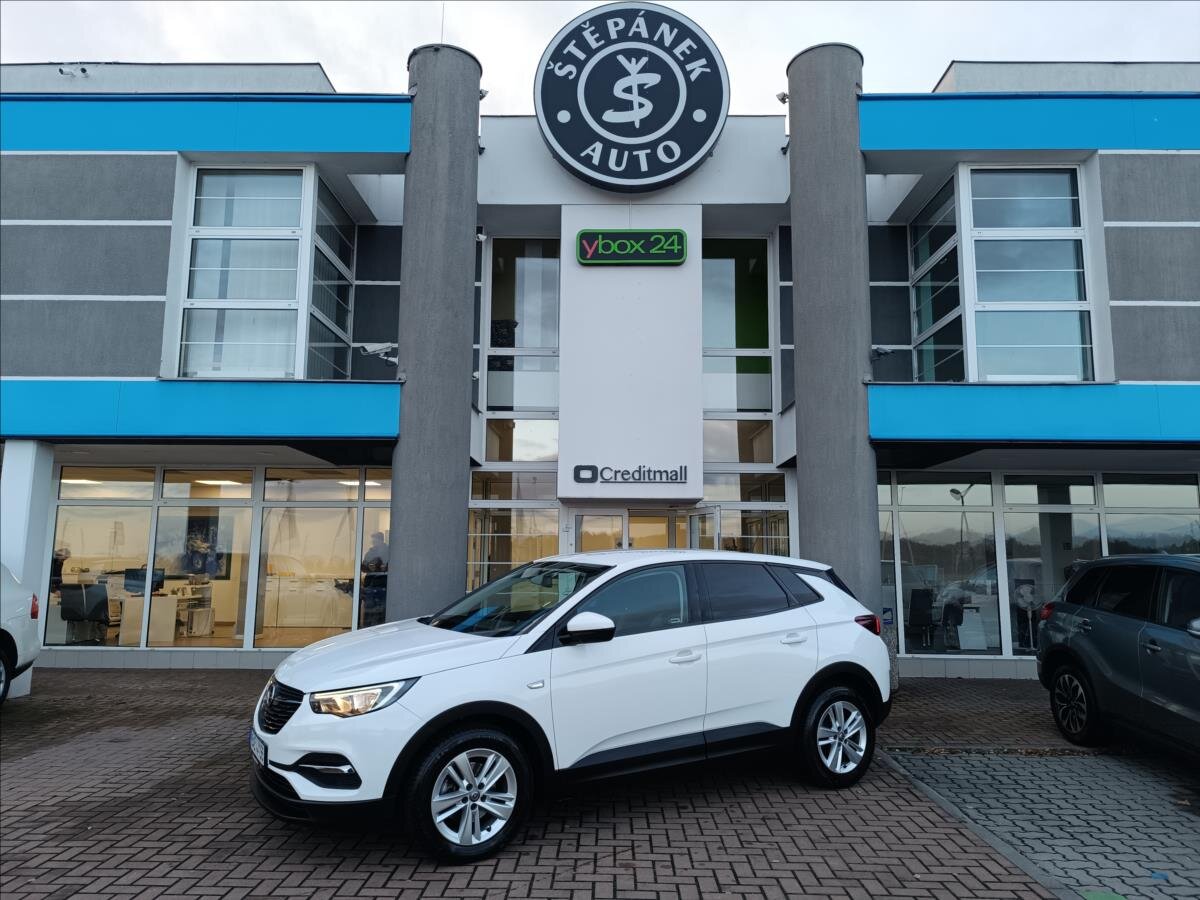 Opel Grandland X SUV / Terénní 1,2 l 96 kw