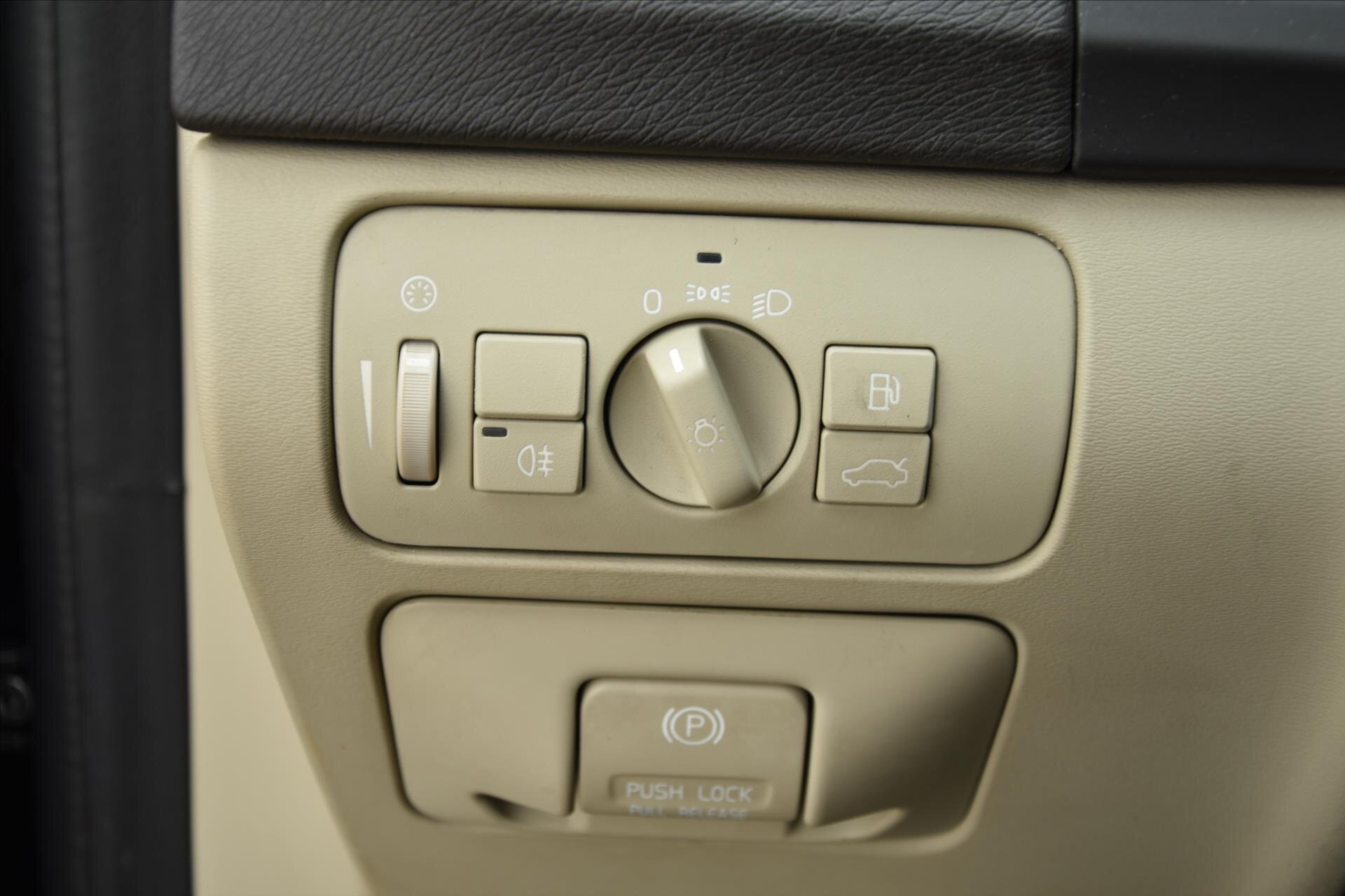 Volvo V60 Kombi 2,0 l 120 kw