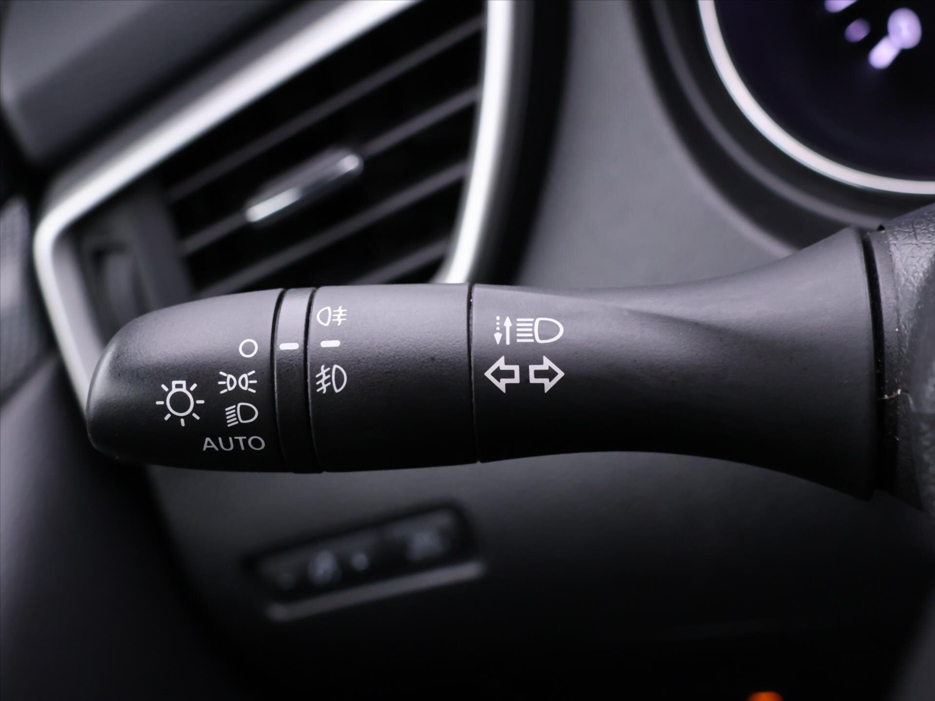 Nissan X-Trail SUV / Terénní 1,6 l 96 kw