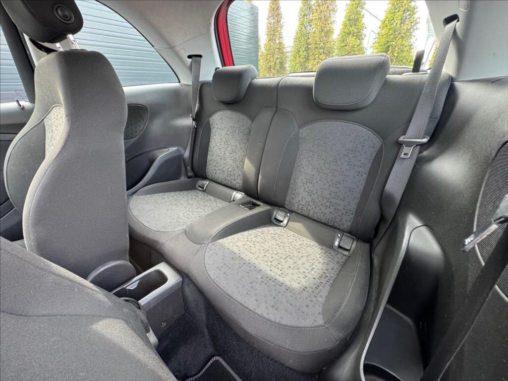 Opel Adam Hatchback 1,4 l 64 kw