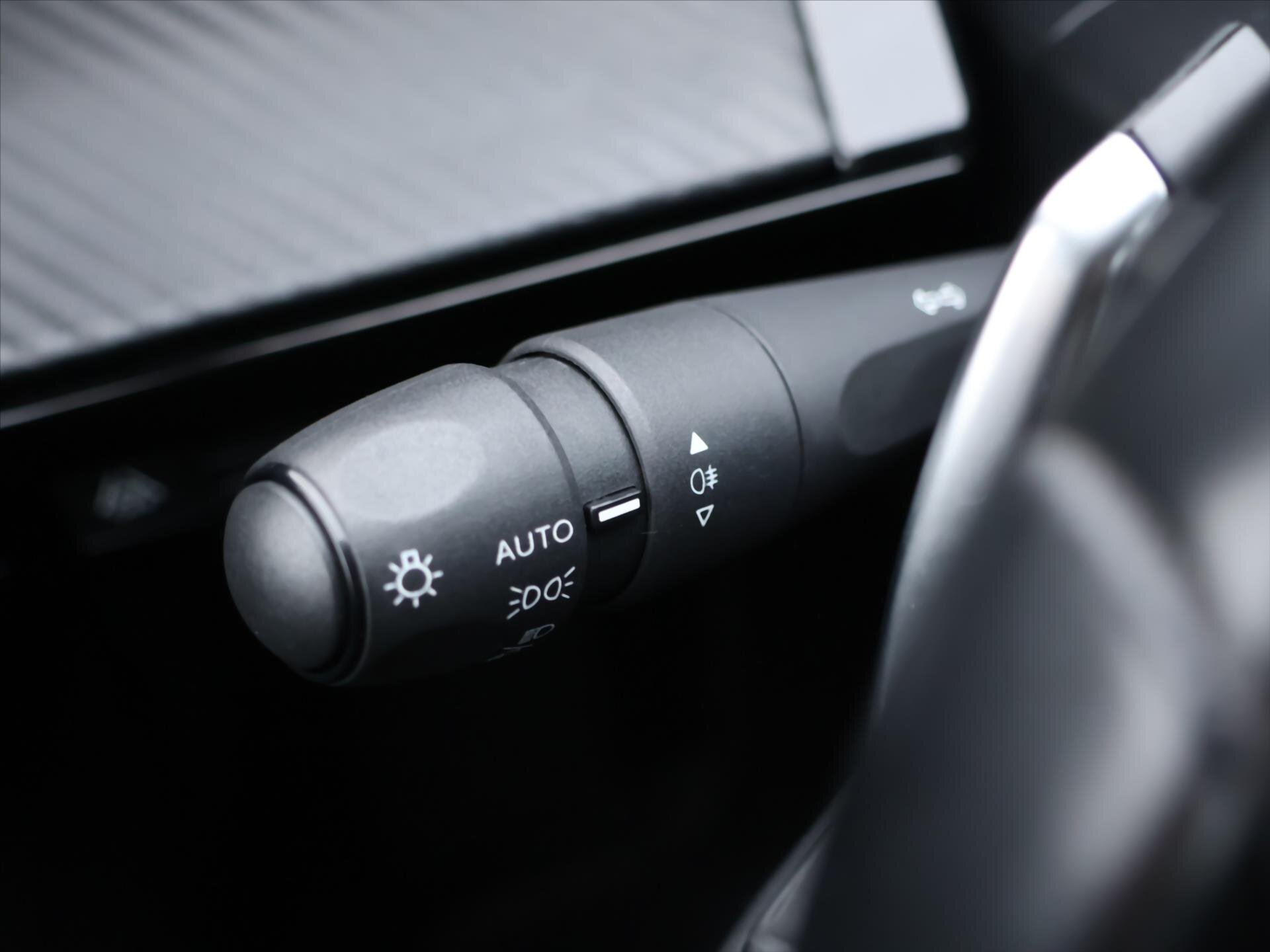 Peugeot 508 Liftback 1,6 l 133 kw