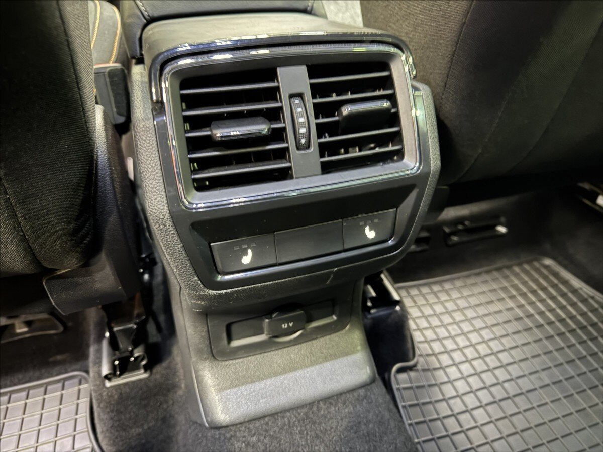 Škoda Karoq SUV / Terénní 2,0 l 110 kw