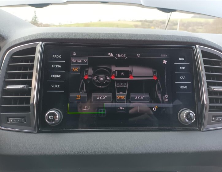 Škoda Karoq SUV / Terénní 1,5 l 110 kw