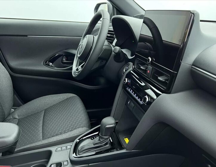 Toyota Yaris Cross SUV 1,5 l 96 kw