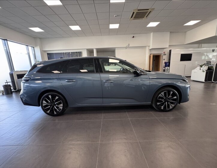 Peugeot 308 Kombi 1,2 l 100 kw