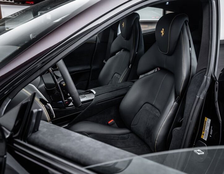 Ferrari Ostatní SUV / Terénní 6,5 l 529 kw