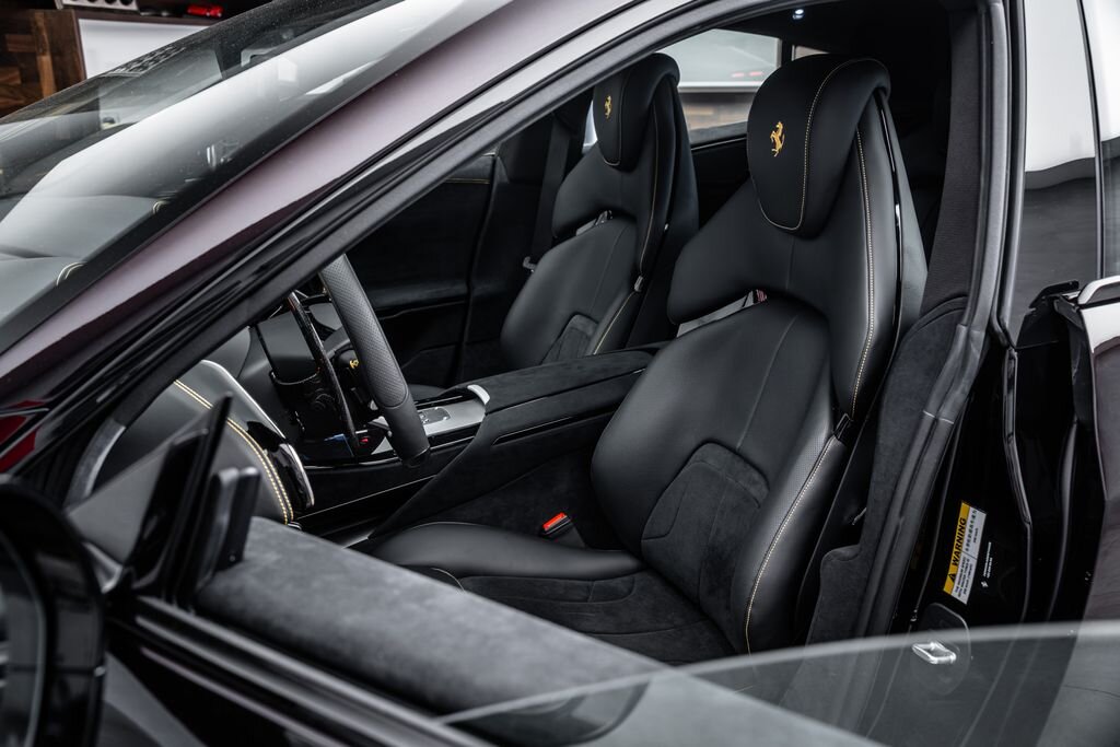 Ferrari Ostatní SUV / Terénní 6,5 l 529 kw