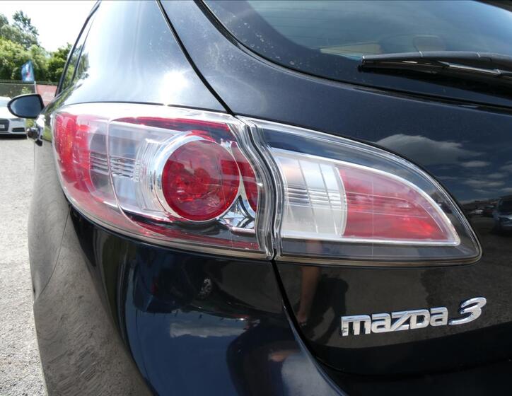 Mazda 3 11