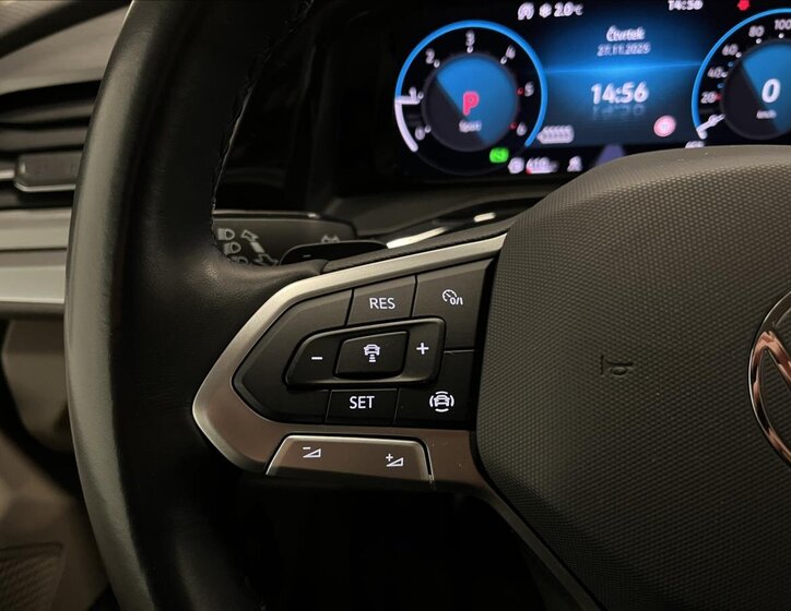 Volkswagen Multivan 16