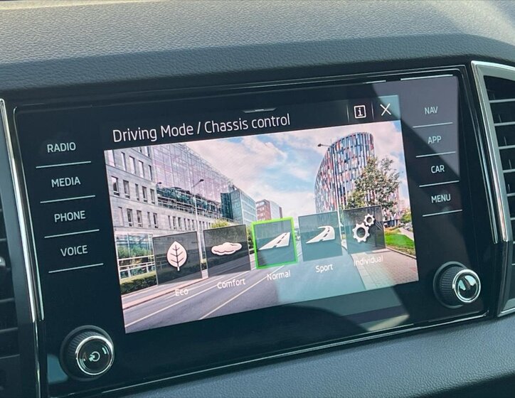 Škoda Karoq SUV / Terénní 1,5 l 110 kw