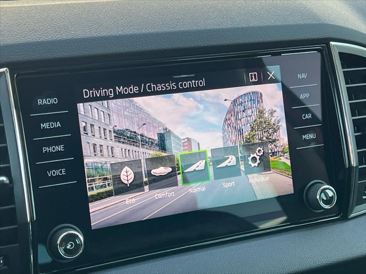 Škoda Karoq SUV / Terénní 1,5 l 110 kw